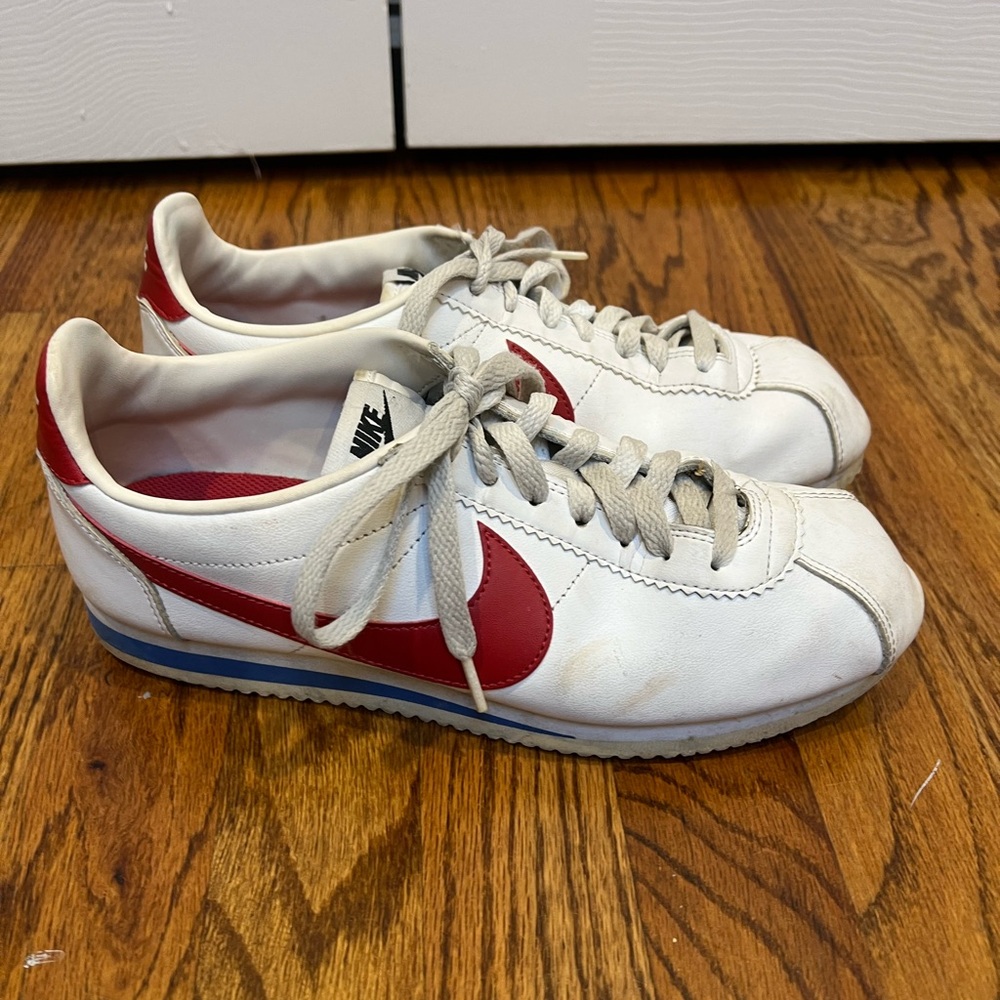 Nike Women's White and Red Sneakers